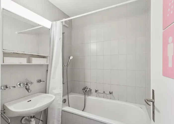 A & G Self Check-in Hostal *